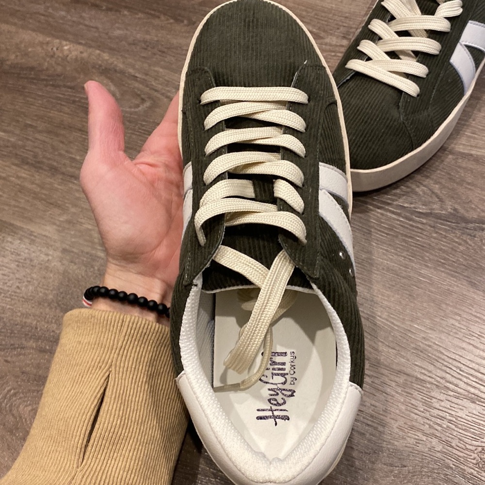 NEW Corkys Corduroy Sneakers with White Stripes size 9 - Picture 2 of 4